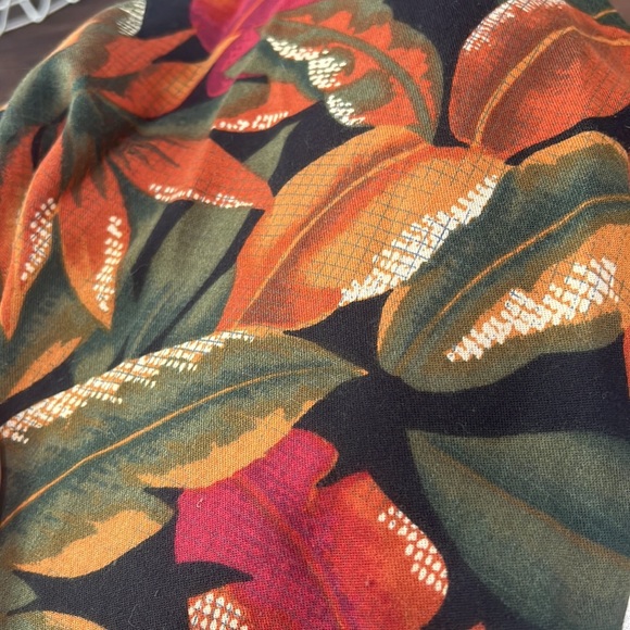 3/$20 Vintage women’s button down -short  sleeve top - Picture 2 of 7